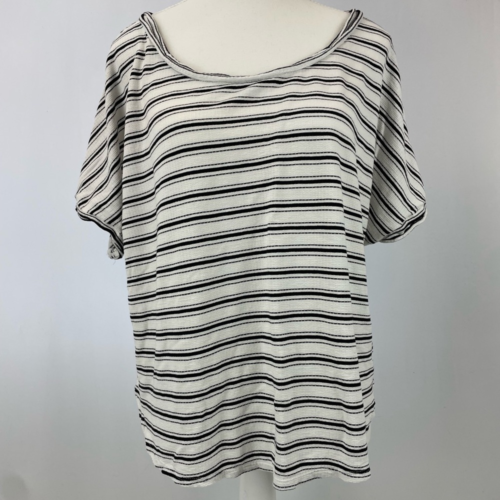 *3/$15* Max Studio London Short Sleeve Tee Blouse, Medium